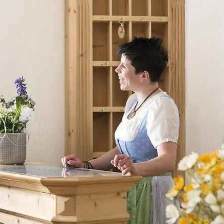 Konukevi Haus Bergkristall 3*