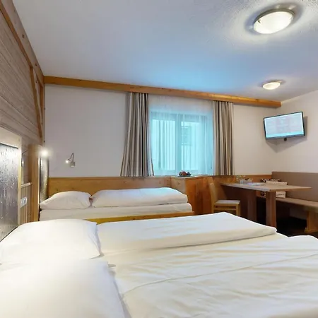 Haus Bergkristall Pensionat 3*