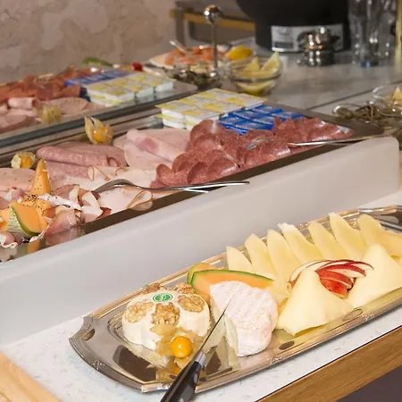 Гостевой дом Haus Bergkristall 3*